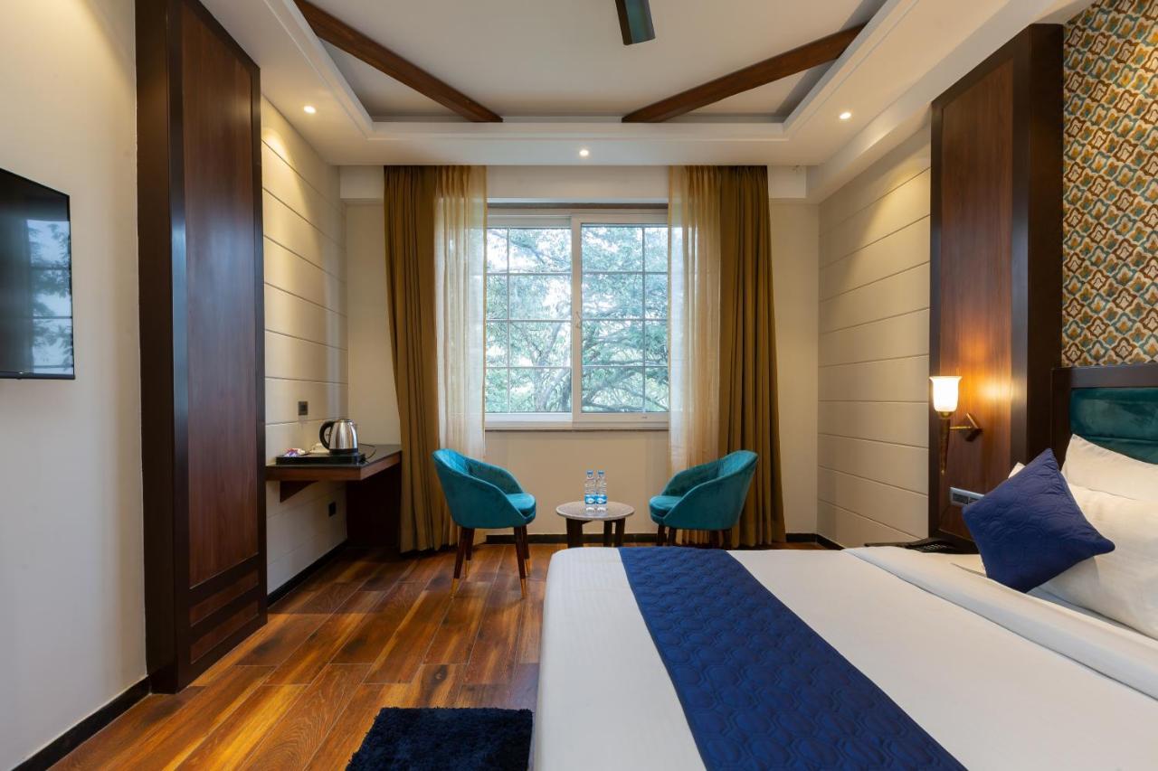 Hotel La Eden Массури Экстерьер фото