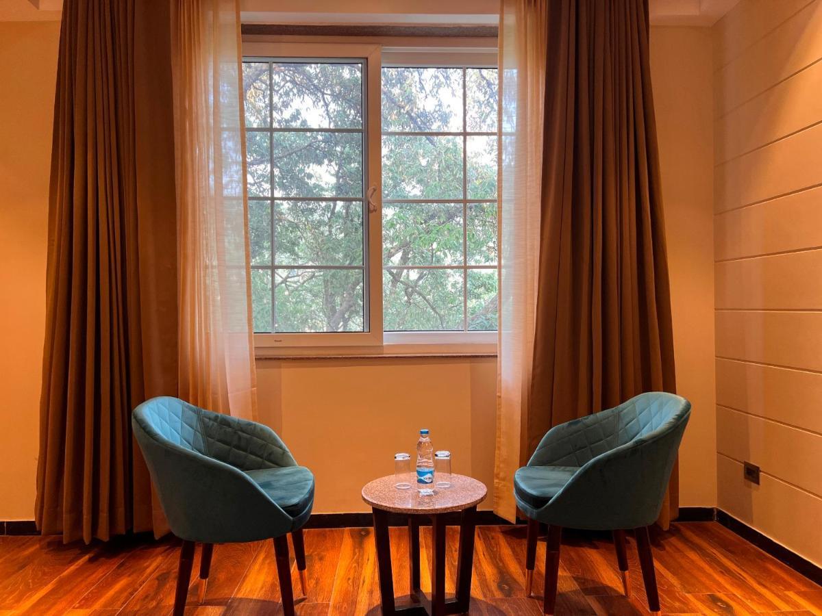Hotel La Eden Массури Экстерьер фото