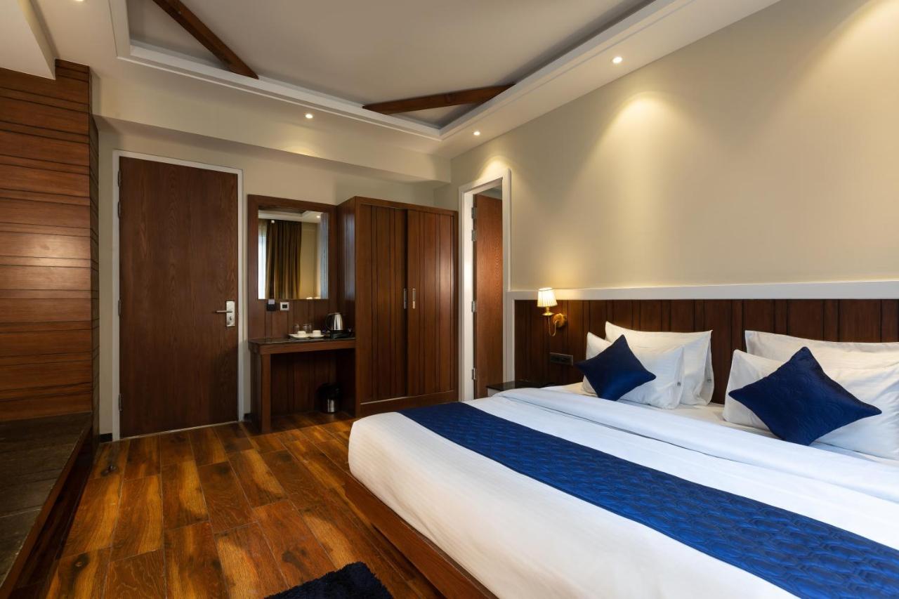 Hotel La Eden Массури Экстерьер фото