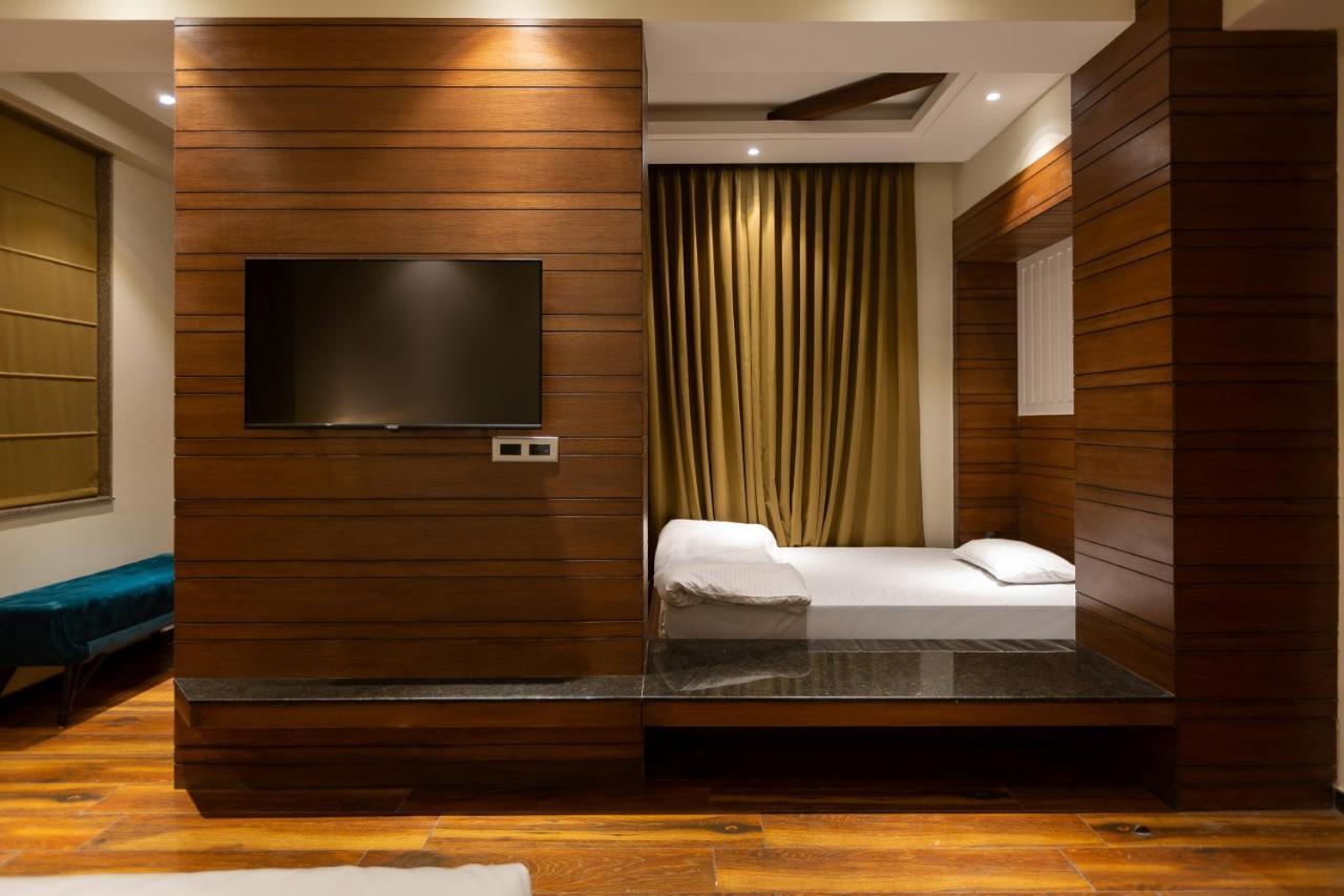 Hotel La Eden Массури Экстерьер фото