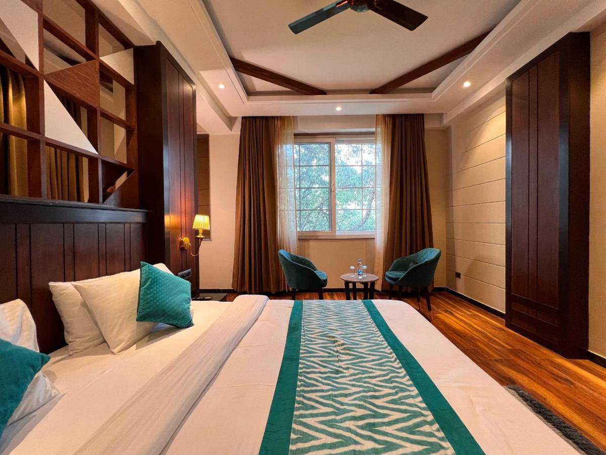 Hotel La Eden Массури Экстерьер фото